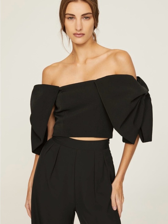 Toccin Tops - Toccin~Off-Shoulder~Bow-Sleeved Black Crop Top~Size 4~$395~